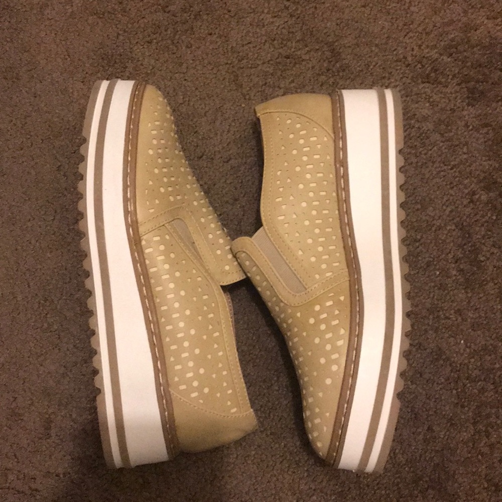 Slip on platform